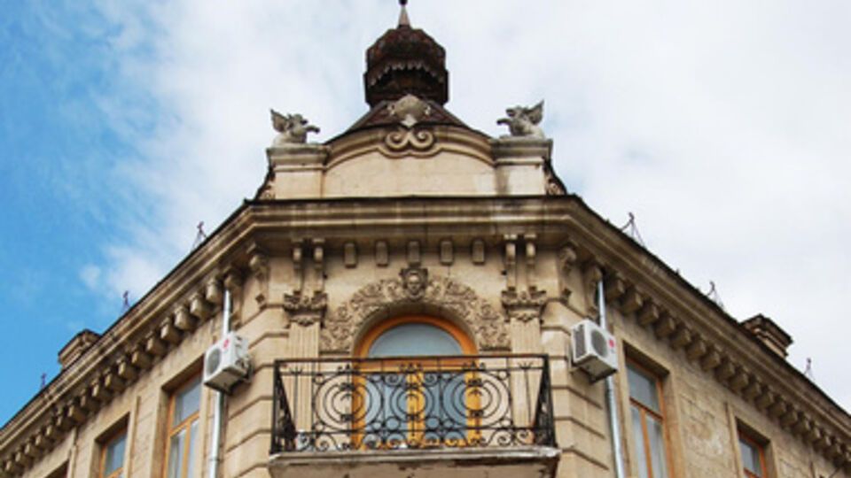 Если представители Меджлиса не покинут здание, судебные приставы обещают сделать это в принудительном порядке