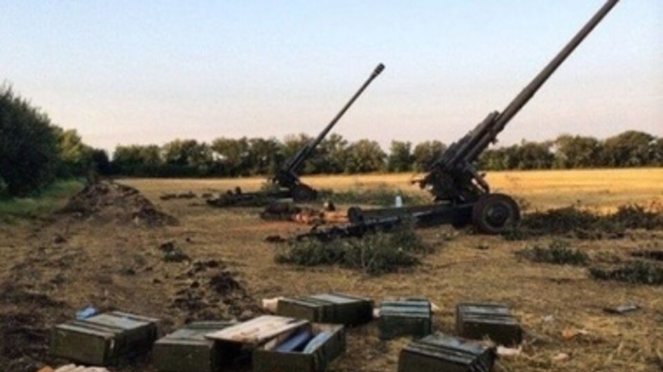 Террористы напали на блокпосты на севере города и со стороны поселка Коминтерново