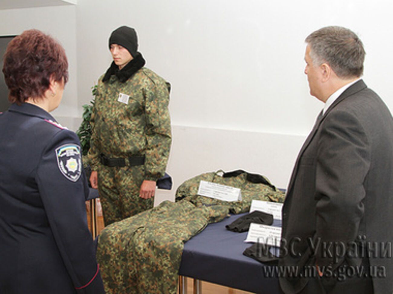 В разработке экипировки принимали участие специалисты Государственного научно-исследовательского института МВД Украины, а изготавливалась она отечественными производителями