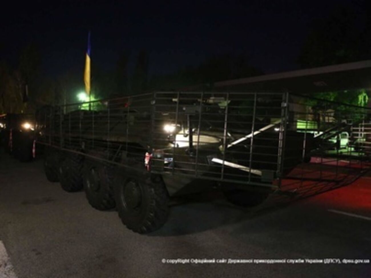 Первая часть бронетехники отправилась в зону АТО