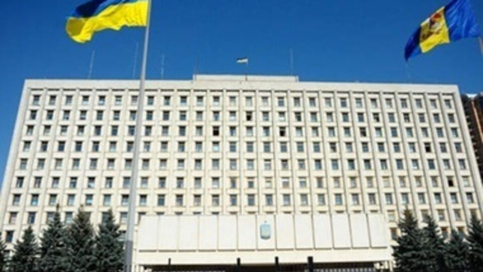 В одномандатных избирательных округах зарегистрировано 2002 кандидата, в том числе 1135 самовыдвиженцев и 867 мажоритарщиков