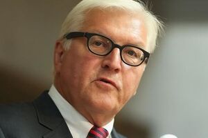 Штайнмайер призвал воспрепятствовать опасным действиям России