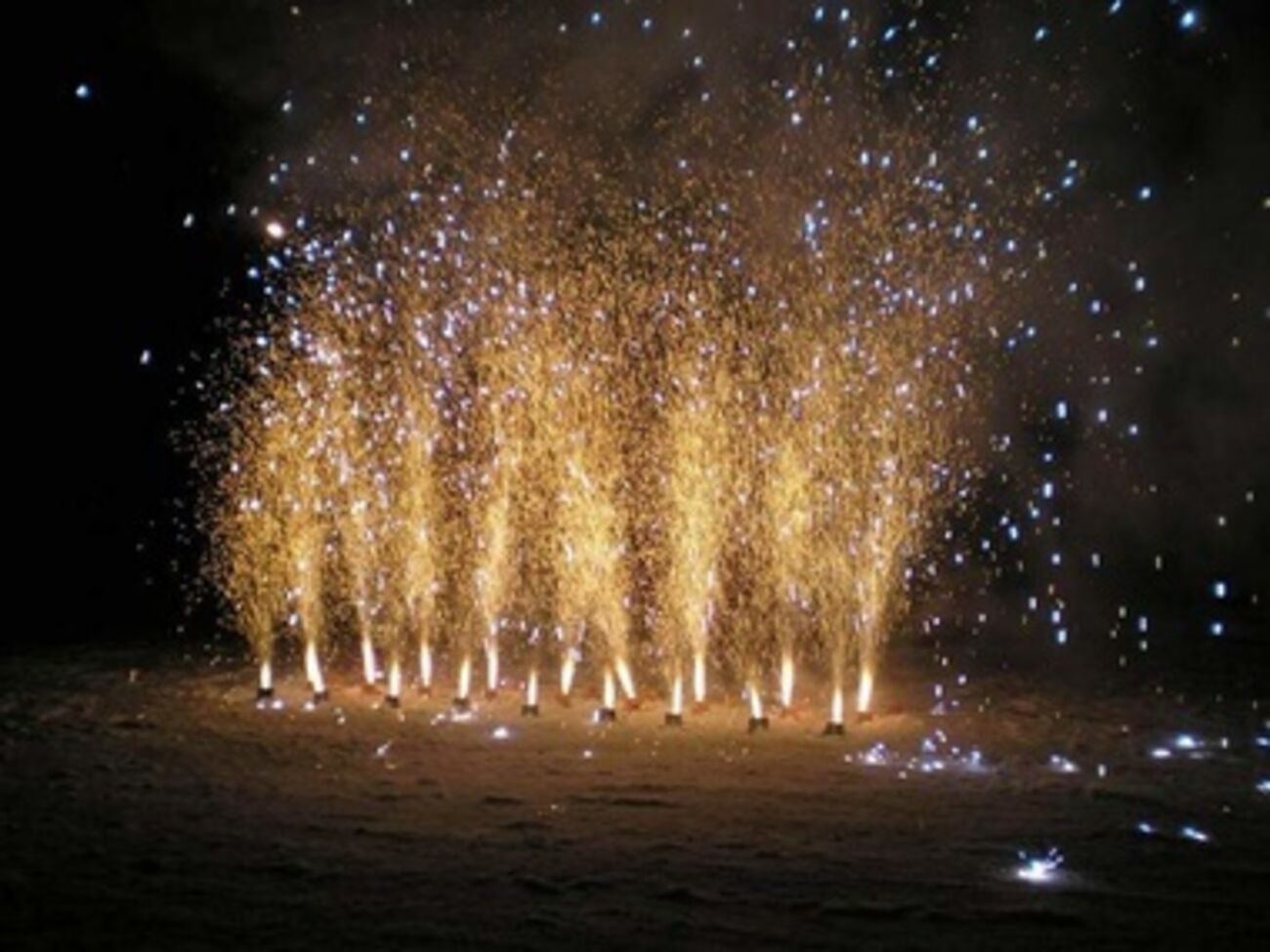 "Адмирал Клуб" расположен примерно в 300 метрах от Ирпенского военного госпиталя