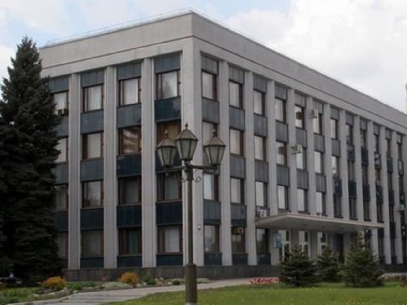 Горсовет в Луганске опять работает