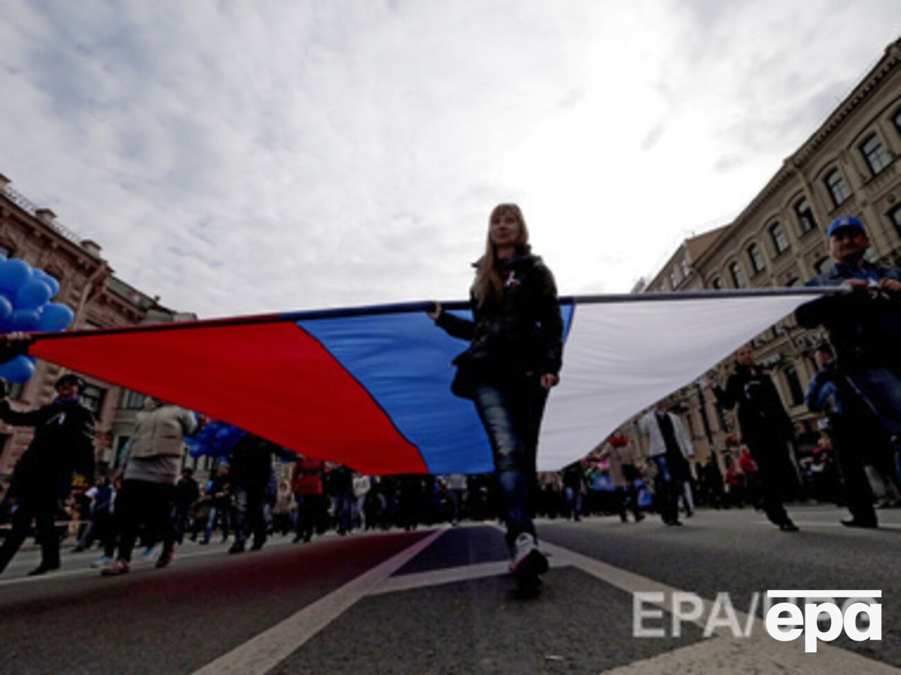 57% россиян одобряет участие российских добровольцев в конфликте на востоке Украины