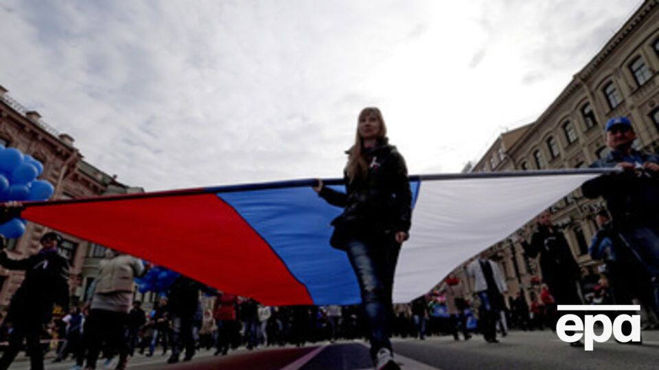 57% россиян одобряет участие российских добровольцев в конфликте на востоке Украины