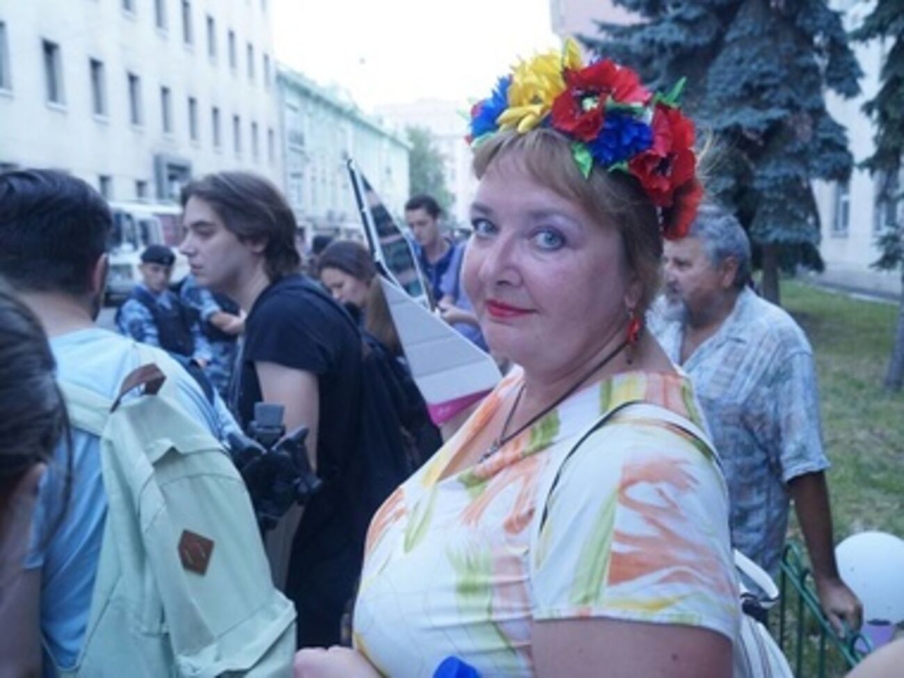 Елена Васильева --- украинцам: " Вы живете в свободной, нормальной стране и даже не представляете, в каких условиях живем мы"