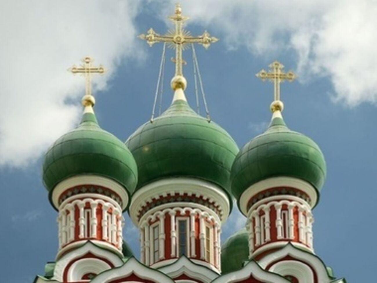 Жена похищенного священника не знает, где он находится