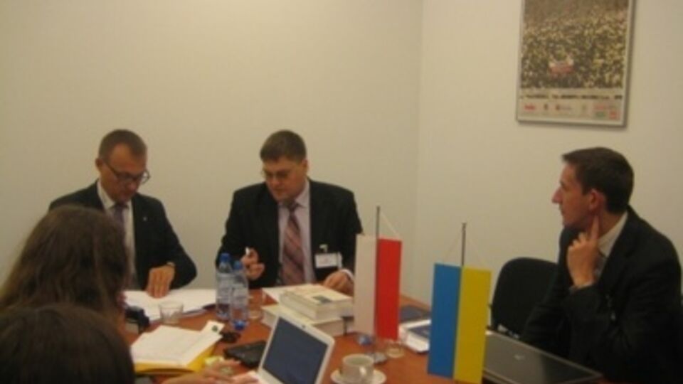 Украинские архивисты передали электронные копии уголовных дел осужденных в 1940-1950-х годах