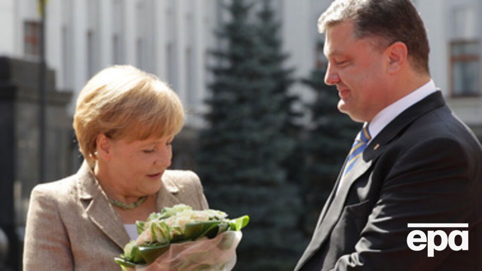 Меркель и Порошенко провели телефонные переговоры