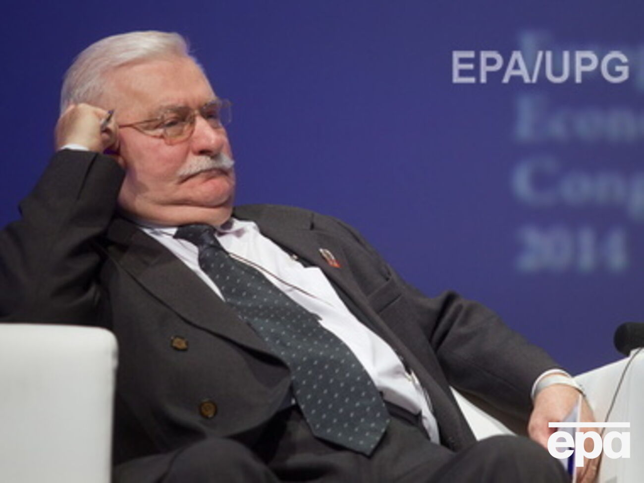 Валенсе понятна "сдержанная позиция" Евросоюза по военной помощи Украине.