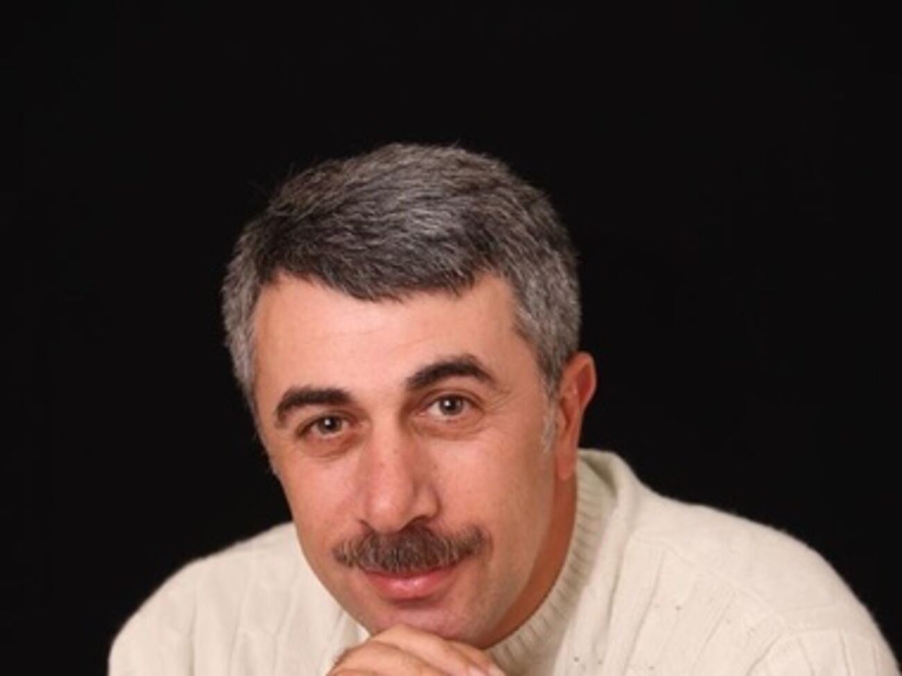 Евгений Комаровский: "Ребенок не станет патриотом, если мама и папа не патриоты. А для того, чтобы стать патриотами, у них должен появиться повод гордиться государством"