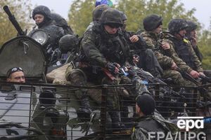 После тяжелых боев военные хирурги работали в мобильном госпитале круглосуточно, спасая жизни раненых