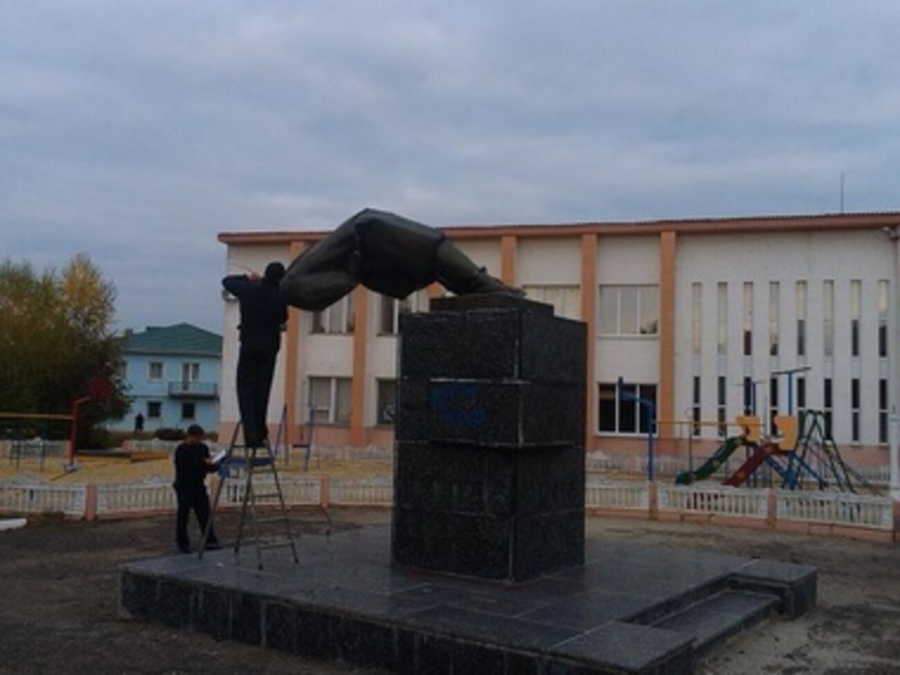"Ленинопад" в Украине продолжается