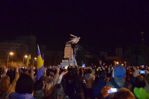 Случай в Изюме – третий за последние дни после сноса Ленина в Харькове