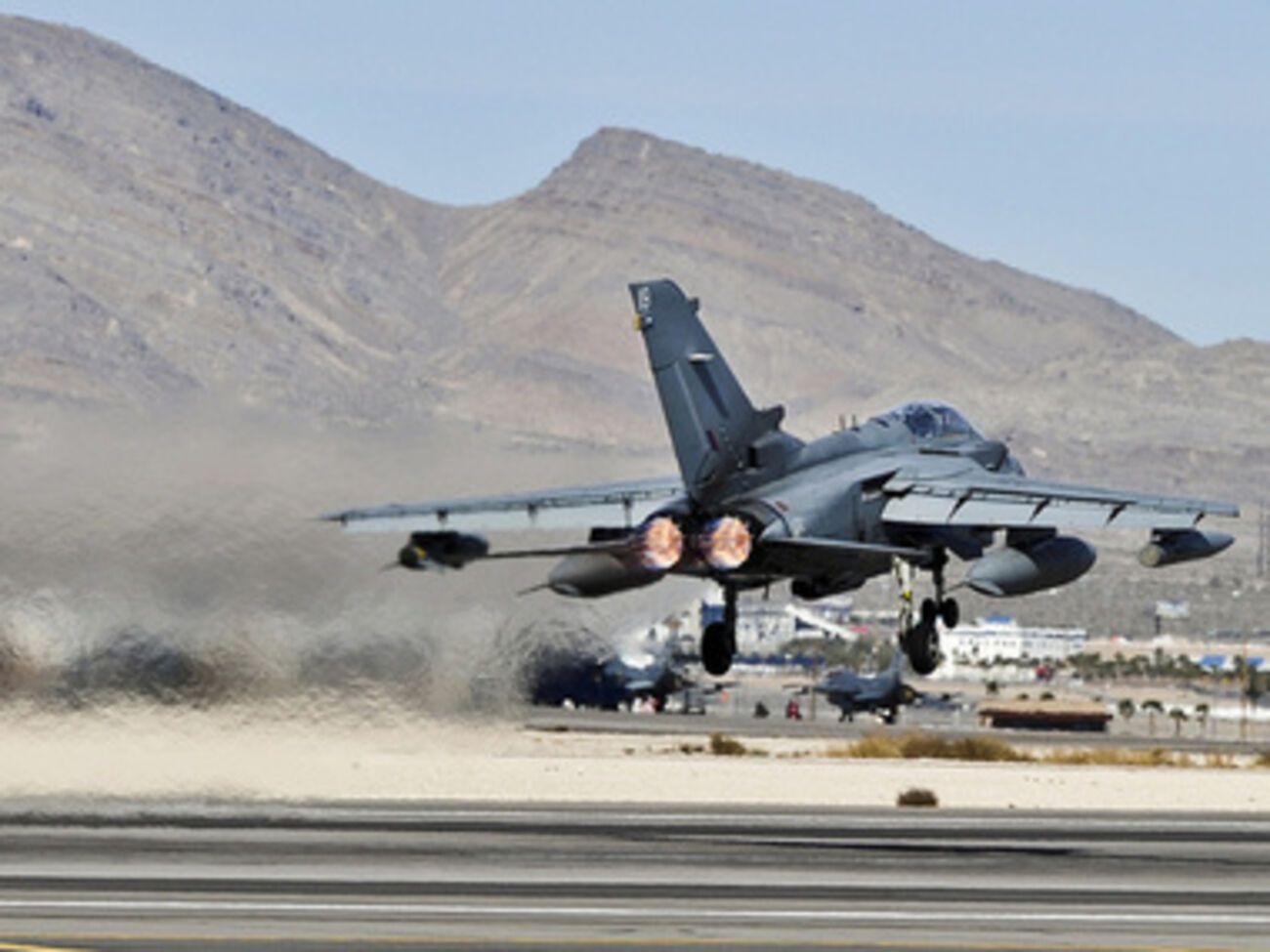 С базы Акротири на Кипре поднялись самолеты Tornado