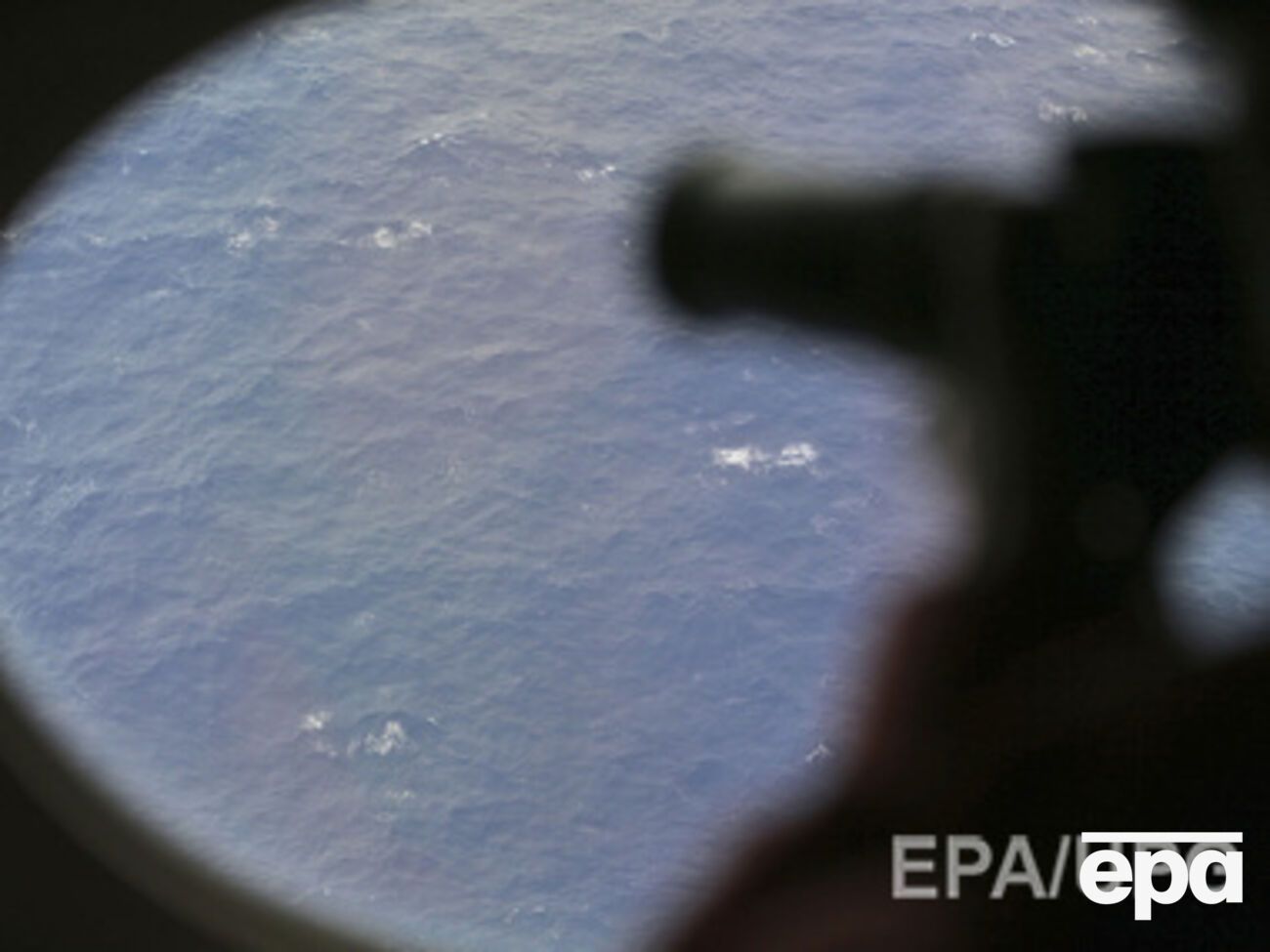 Девять моряков удалось спасти