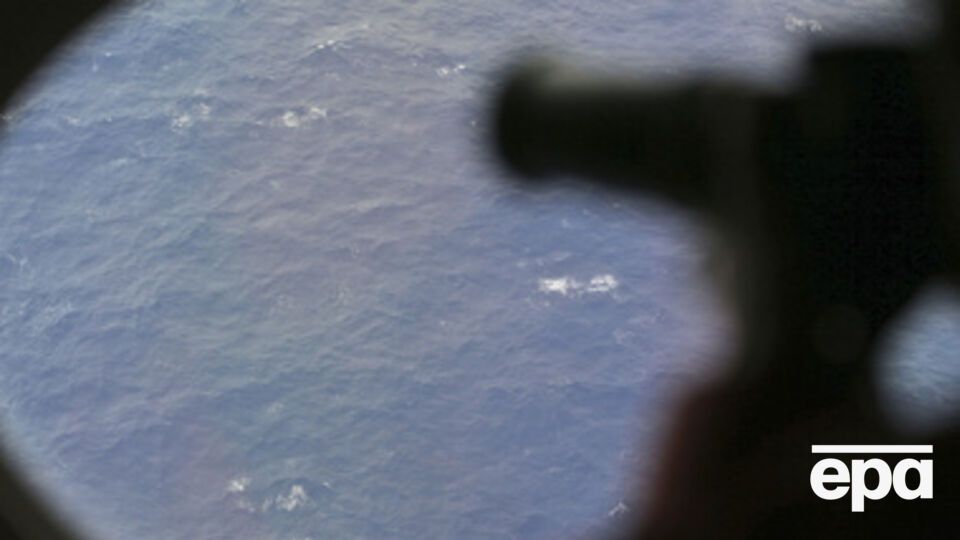 Девять моряков удалось спасти