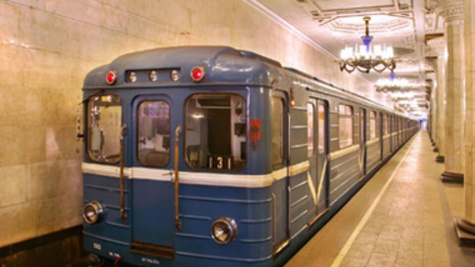 На станции метро "Петровка" ищут взрывчатку