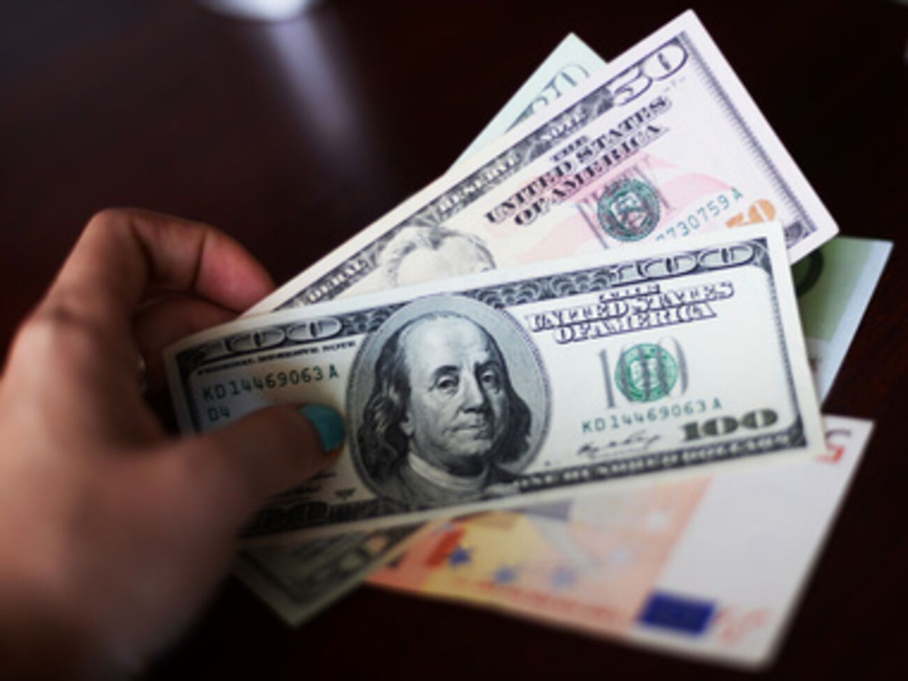 Вкладчики ликвидируемых банков смогут получить свои деньги