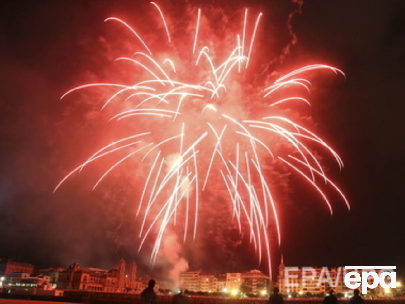 Пускать фейерверки в столице теперь нельзя