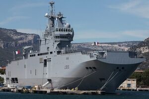 Во Франции подтвердили приостановку поставки в РФ вертолетоносцев типа "Мистраль"