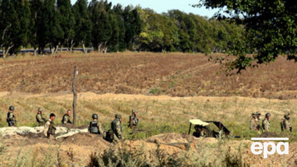 Бойцы батальон "Азов" занимают позиции под Мариуполем