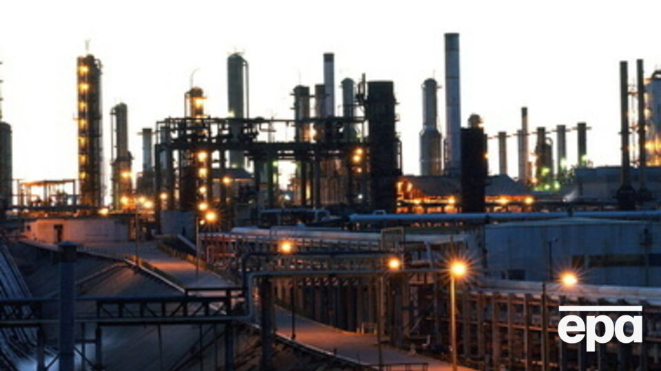 Евросоюз решил нанести удар по нефтяному сектору российской экономики