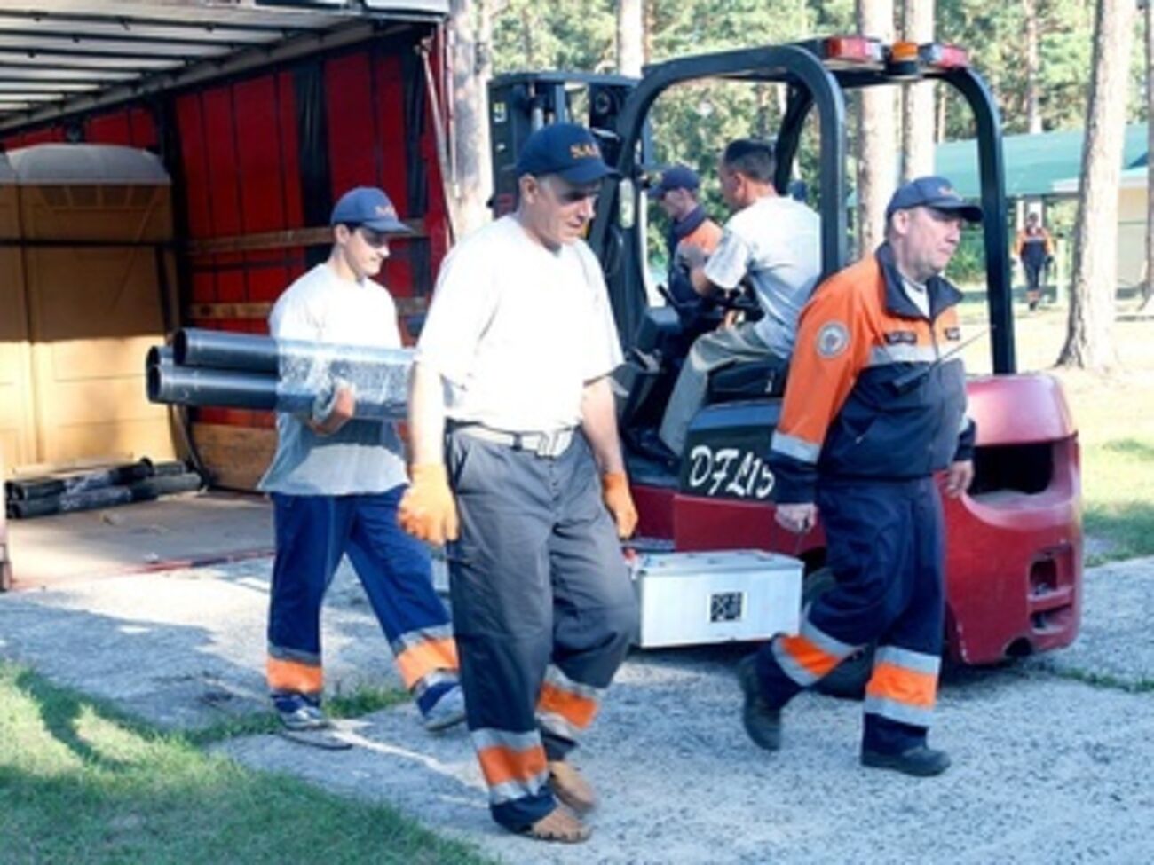 Палаточный городок передали "Мобильному спасательному центру"