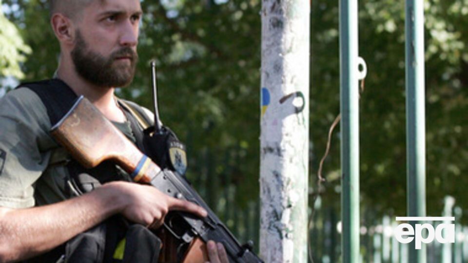 Бойцы готовятся к атаке со стороны террористов