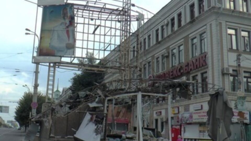 В Луганске начинают убирать на улицах