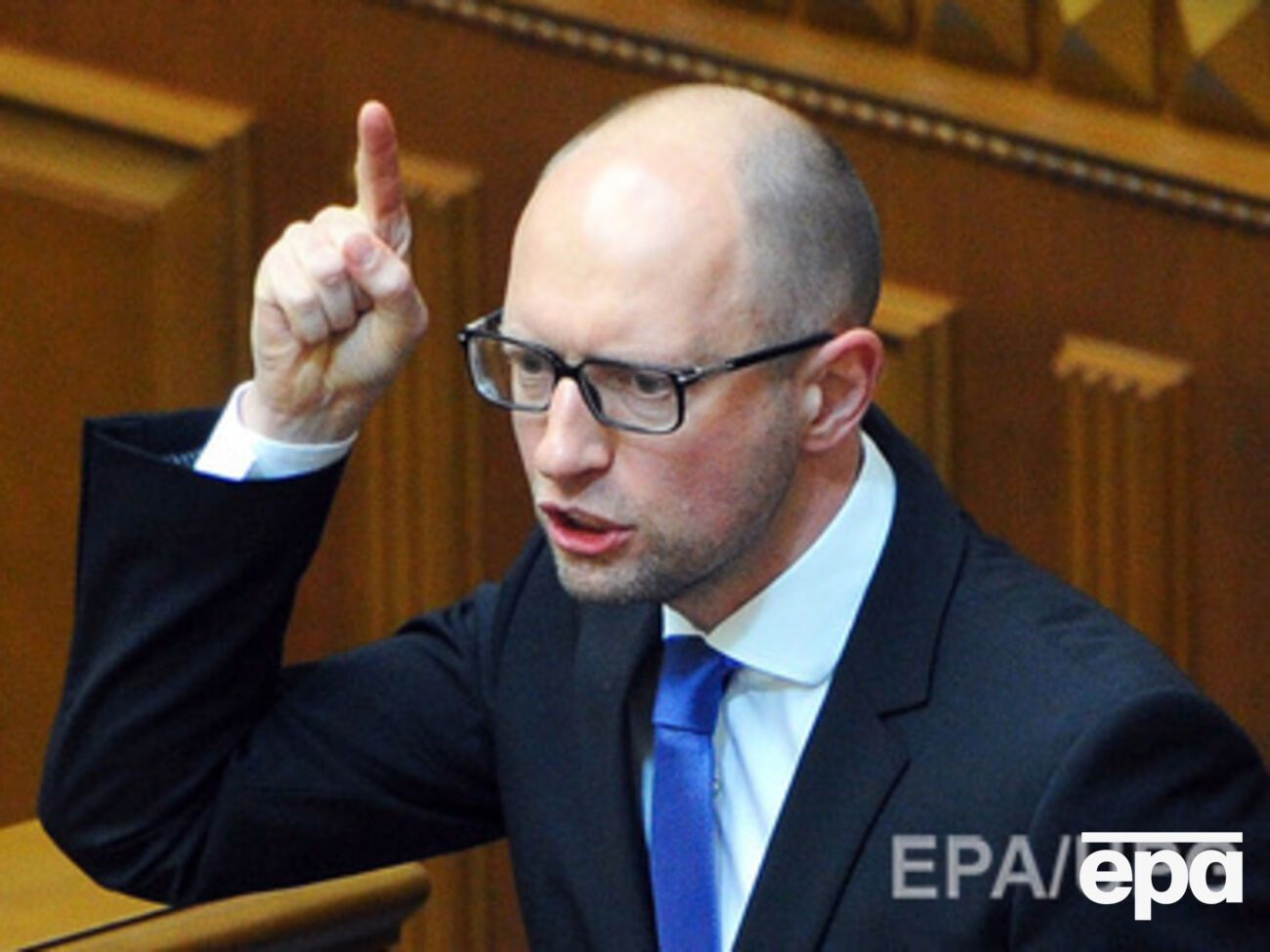 С этой инициативой&nbsp;Яценюк&nbsp;выступил во время закрытого заседания Верховной Рады 4 сентября
