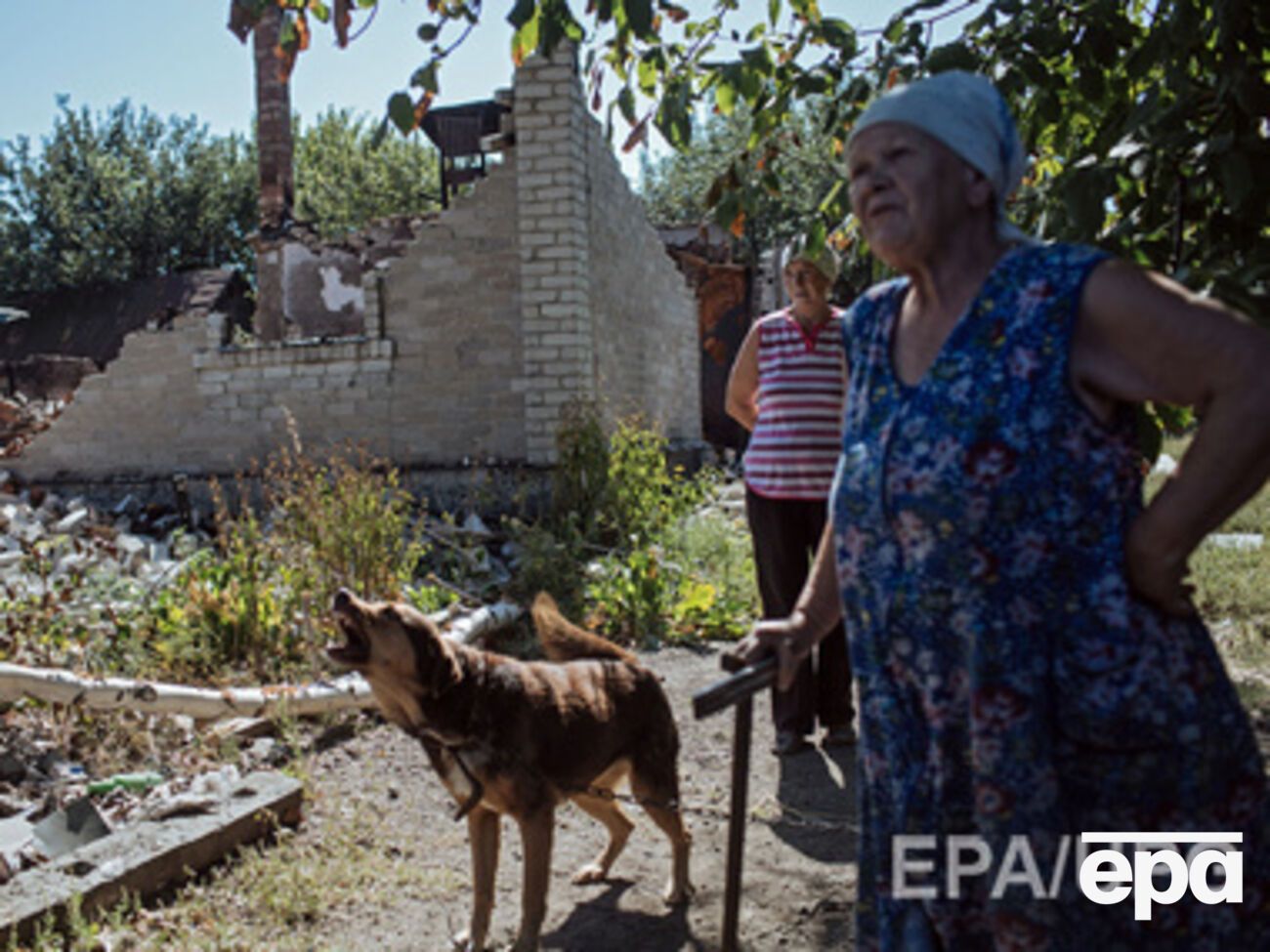 Местные жители продолжают сообщать об обстрелах