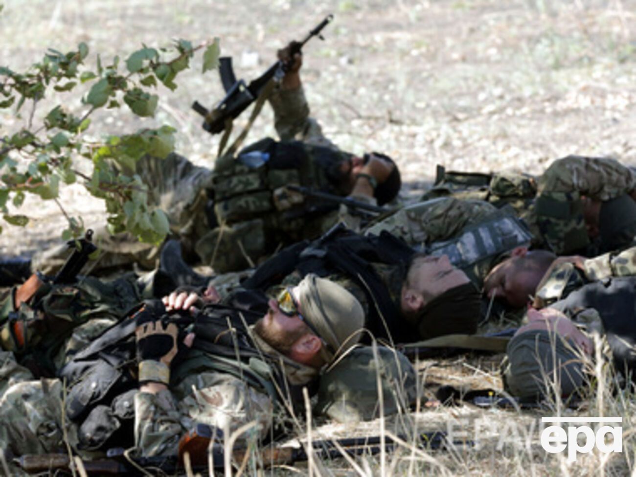 Бойцы батальона "Азов" на привале