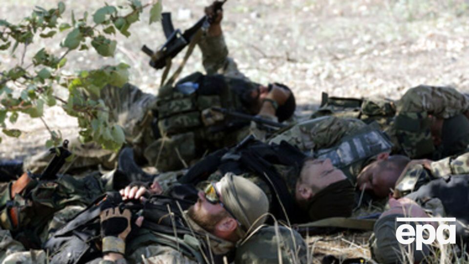 Бойцы батальона "Азов" на привале