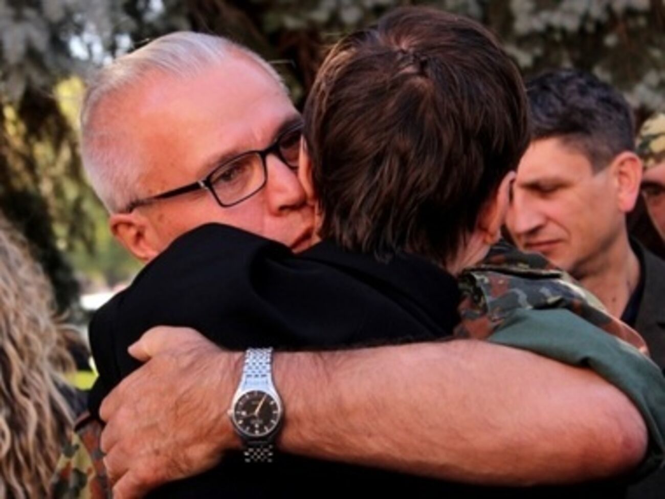 Добровольцев провожали родные