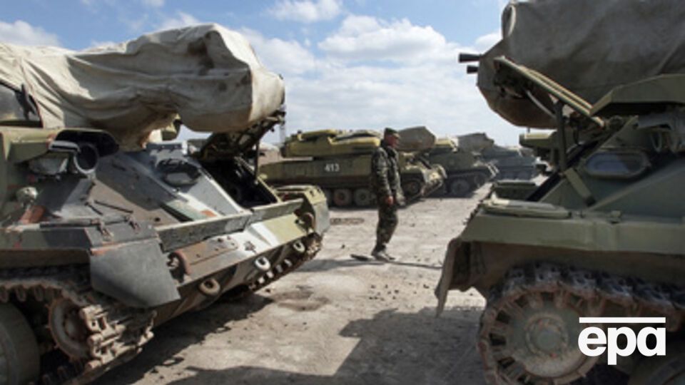 Россия накапливает военную технику и личный состав на севере Крыма