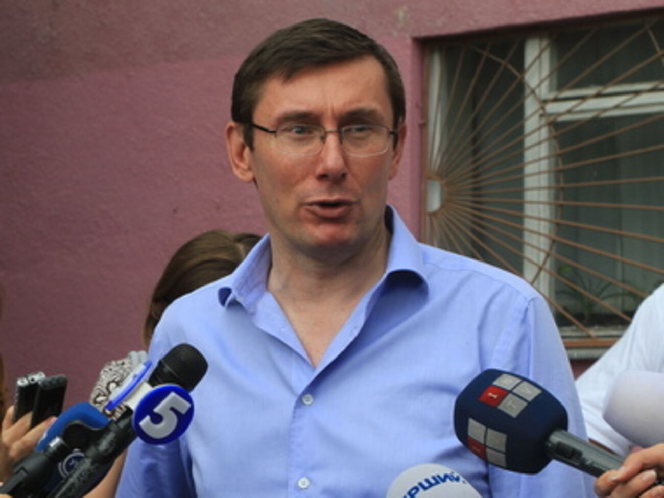 Луценко сообщил о том, что пять стран согласились помочь Украине с вооружением