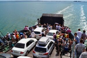 Въехать и выехать из Крыма по-прежнему сложно
