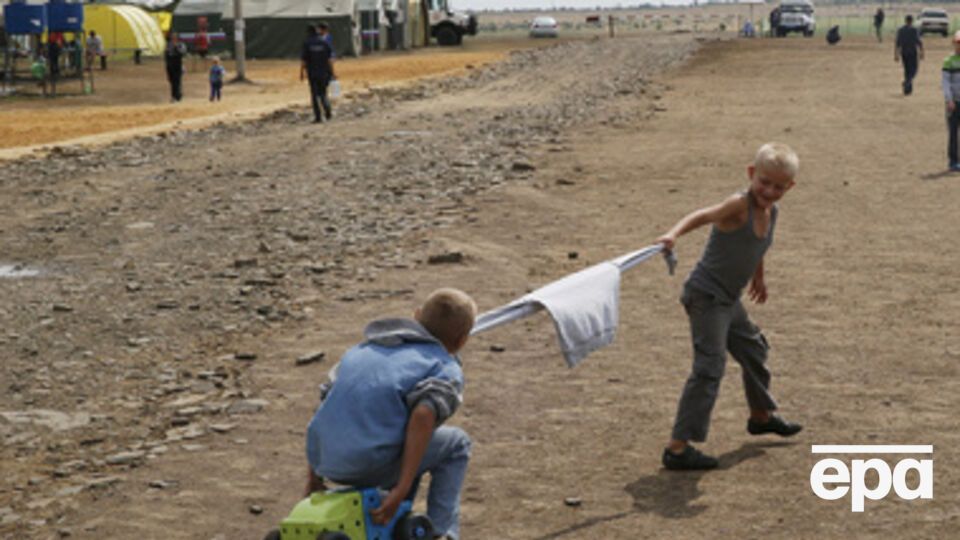 Люди продолжают покидать свои жилища из-за конфликта на Донбассе и ситуации в Крыму