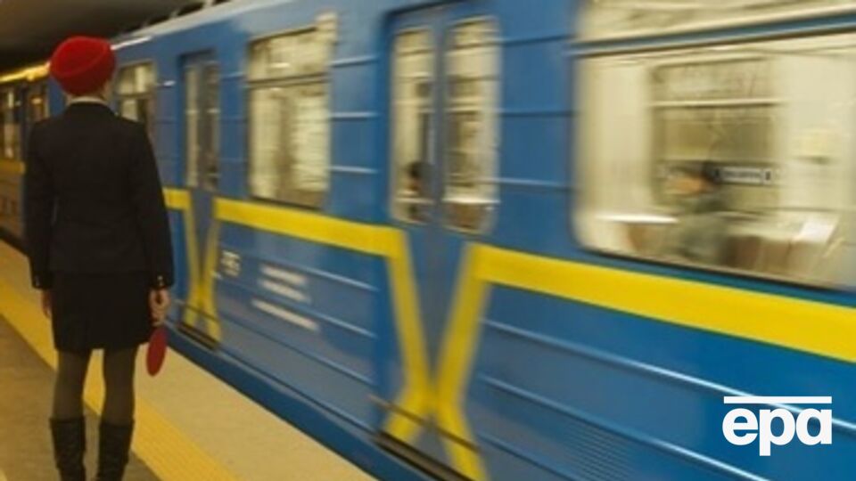 Метро сегодня будет работать дольше