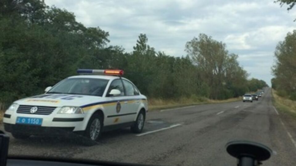 Кортеж президента на пути в Мариуполь