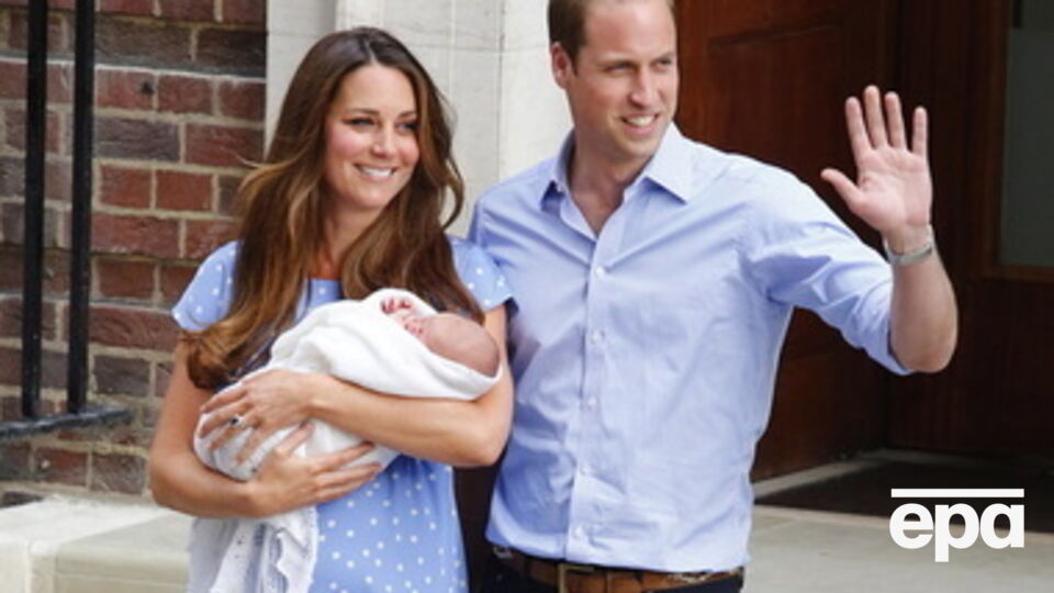 Первый ребенок у Уильяма и Кейт родился в прошлом году