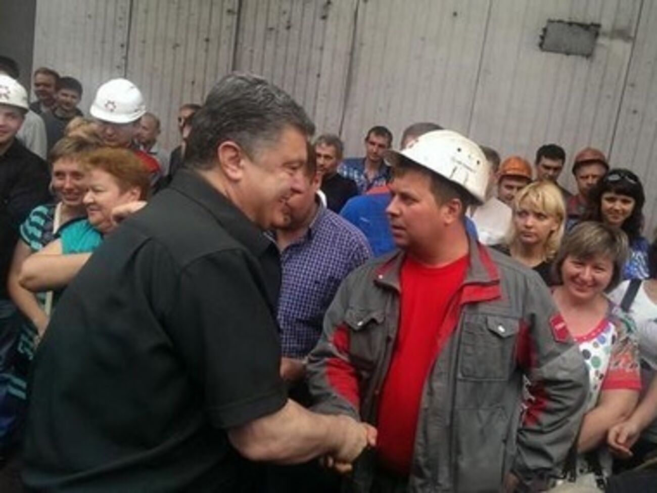 Порошенко проводит рабочую поездку в Донецкую область