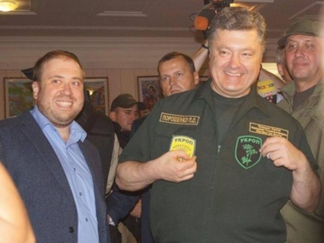 Петр Порошенко:&nbsp;Украинская армия будет защищать государство и не сдаст ни кусочка украинской земли