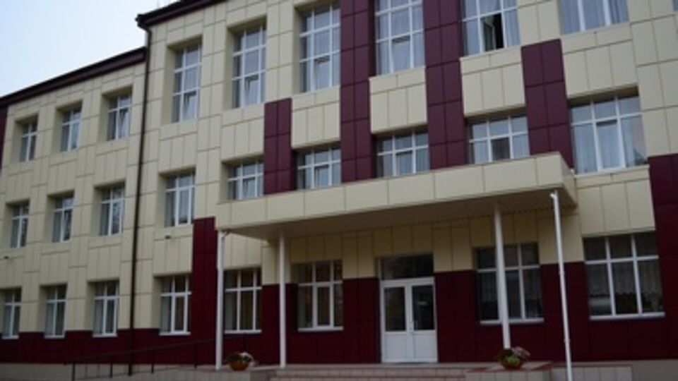 В Луганске активно обсуждается возвращение школ к пятибалльной системе