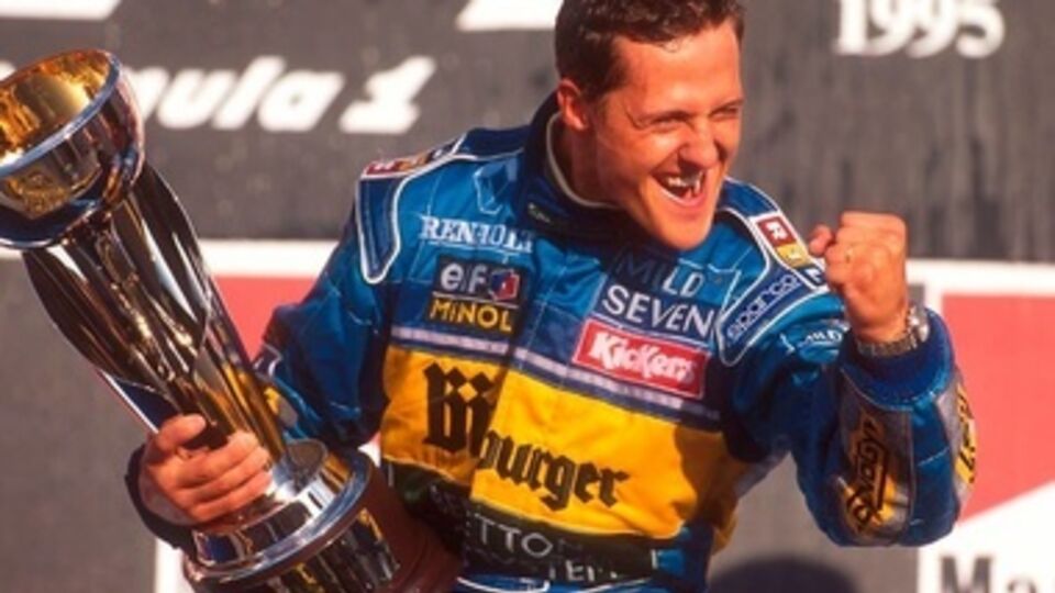 Легендарный автогонщик Михаэль Шумахер победил в битве за жизнь