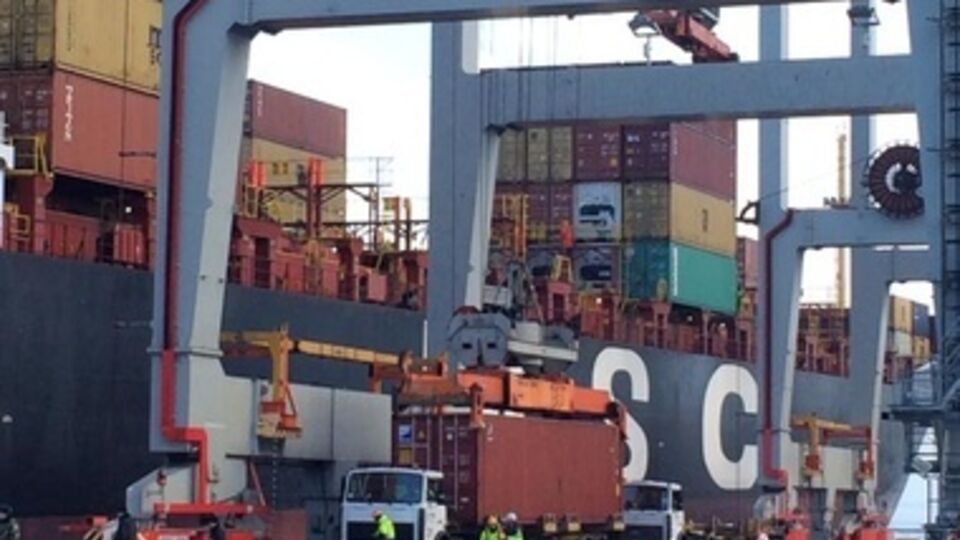 В Одессу прибыла гуманитарная помощь для украинской армии