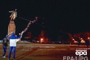 Кириленко пообещал поощрять разрушителей коммунистических памятников