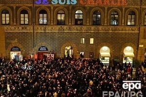 Во Франции проходят массовые акции в связи с терактами